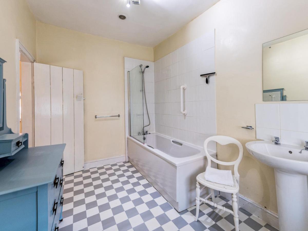 Pass The Keys Cosy 2 Bedroom Victorian Cottage لودلو المظهر الخارجي الصورة